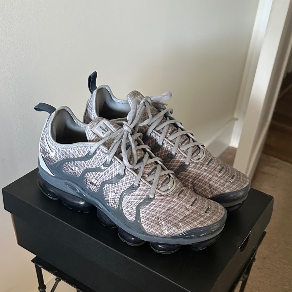 Nike Gray and Black Men's Athletic Shoes